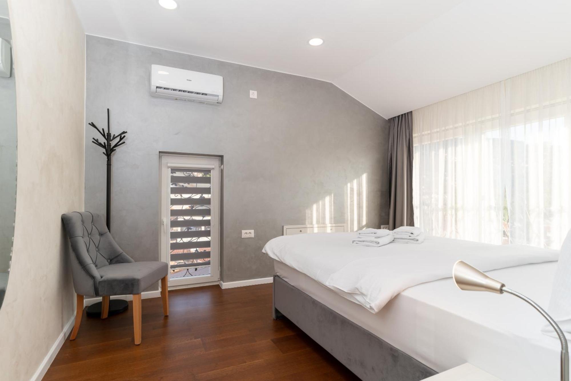 Ornament Hotel And Apartments Saraievo Exterior foto