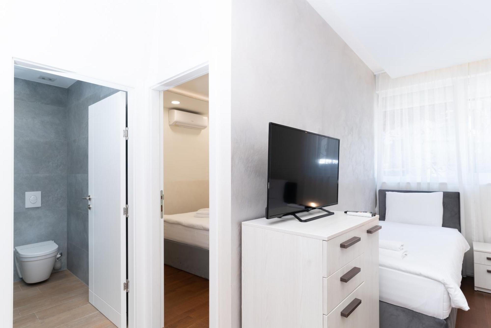 Ornament Hotel And Apartments Saraievo Exterior foto